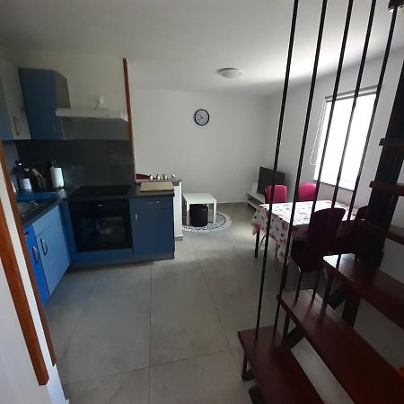 Apartman Sunset Plomin Exterior foto